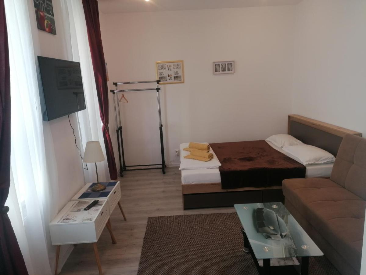 Studio Plaza Sibiu Esterno foto